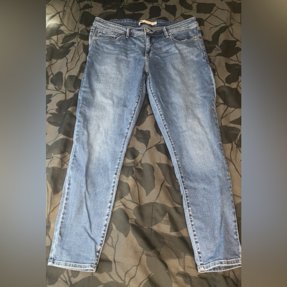 Women’s Levi’s Jeans